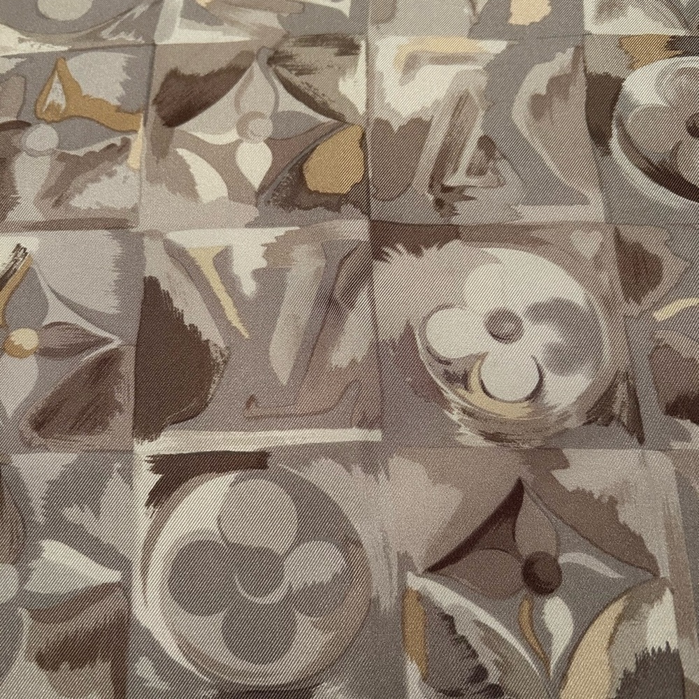 Louis Vuitton silk Au Fil De Temps Square Scarf 35x35 - Picture 7 of 11